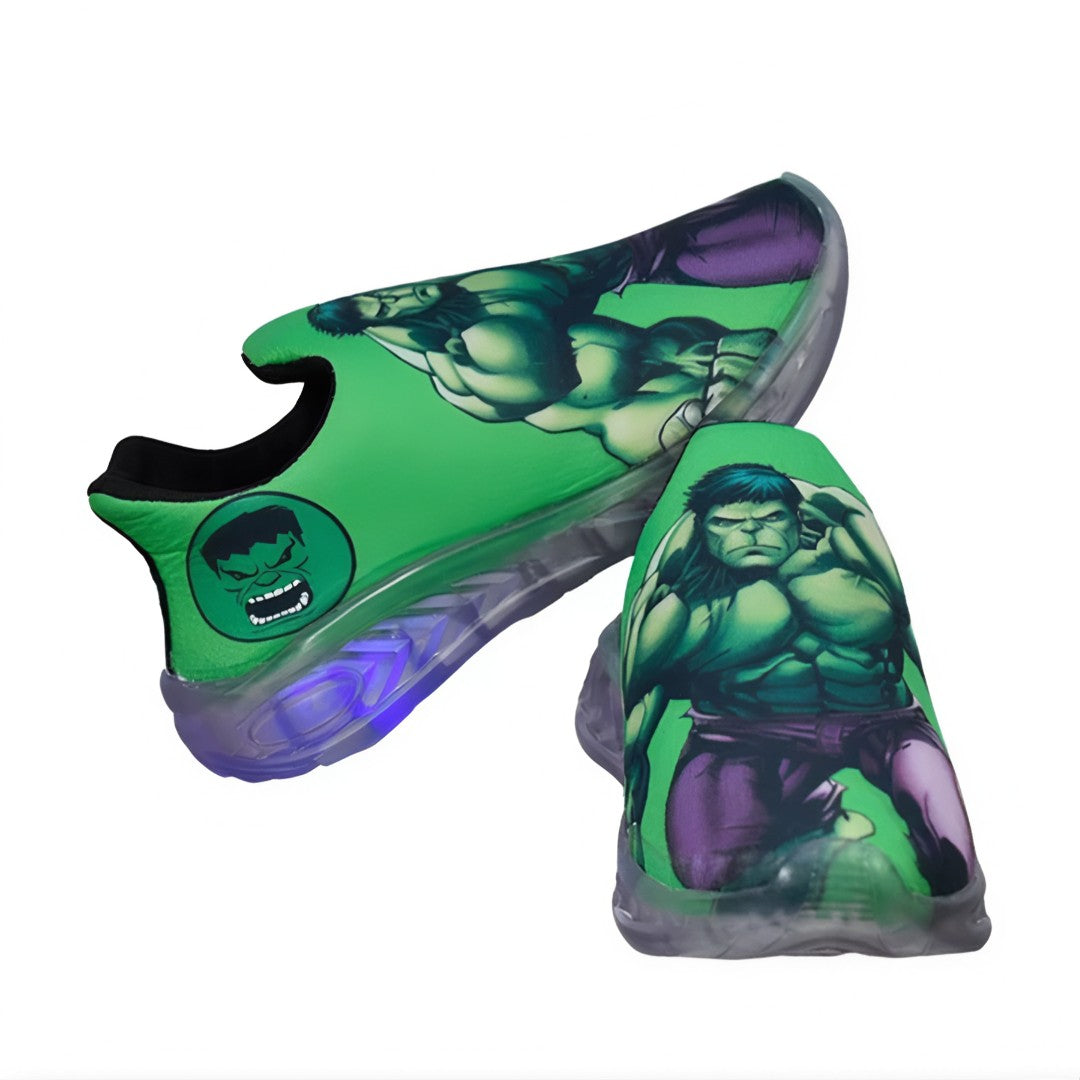 🦸♂️ HeroMax™ – Kit Tênis de LED Infantil + Chinelo + Boné + Relógio